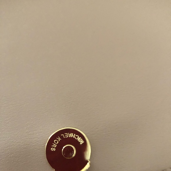 Michael Kors Hayes Backpack and Wallet set - Picture 5 of 8